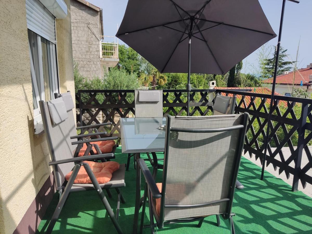 Apartment Teresa With Big Terrace Dramalj Crikvenica Eksteriør bilde