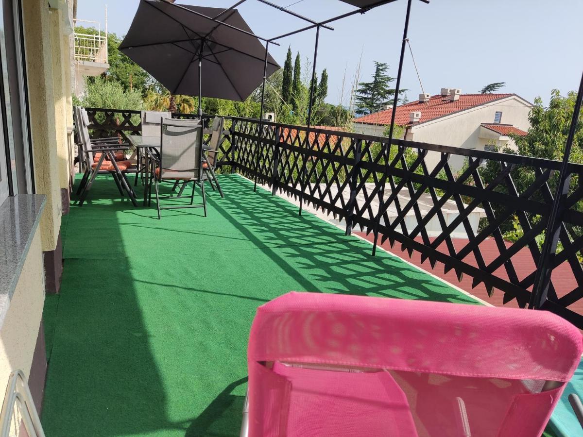 Apartment Teresa With Big Terrace Dramalj Crikvenica Eksteriør bilde